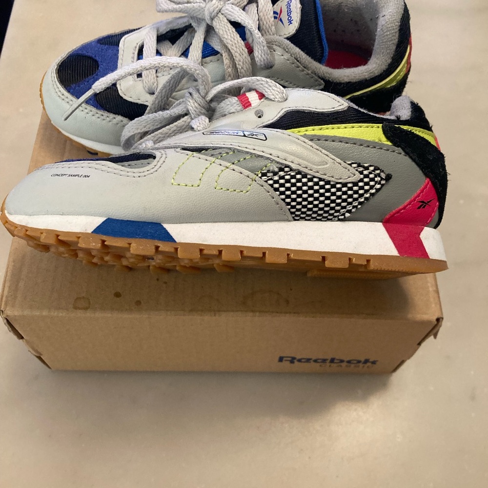 Reebok Kids Sneakers - Gray, Black, and Blue - Picture 3 of 6